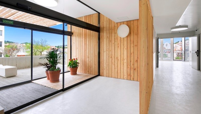 urbanismo-interior-puertas-automaticas